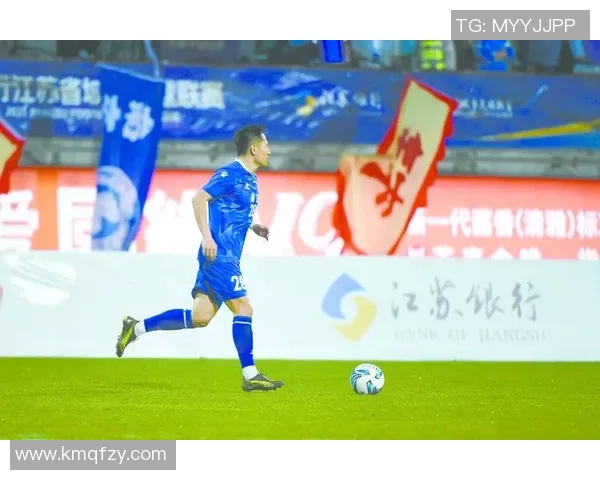 不守规矩的足球球星盘点：他们的场内外风波与争议瞬间